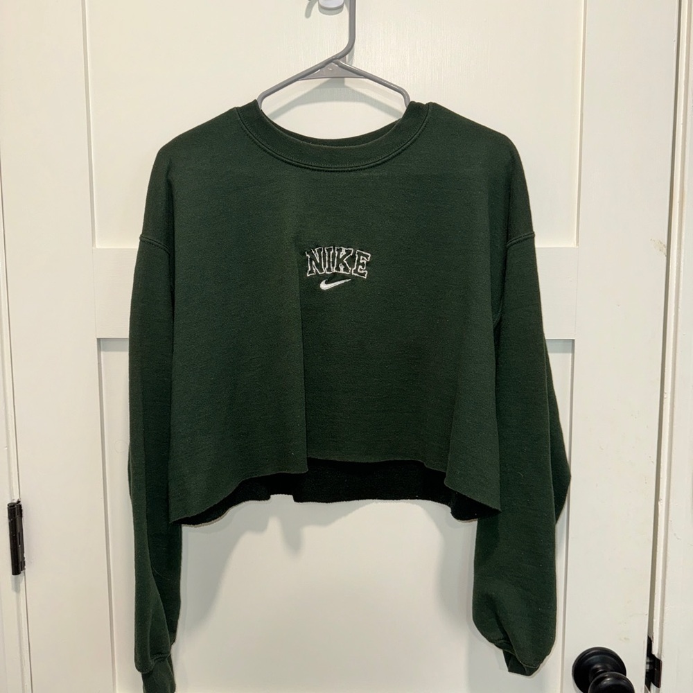 nike cropped crewneck